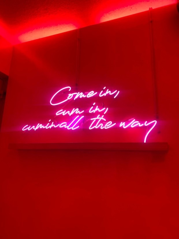레드(Red) 이미지