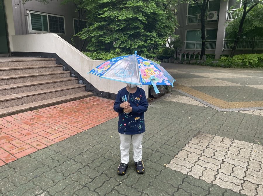 비 영어로 비오는 월요일 그리고 끝나지 7