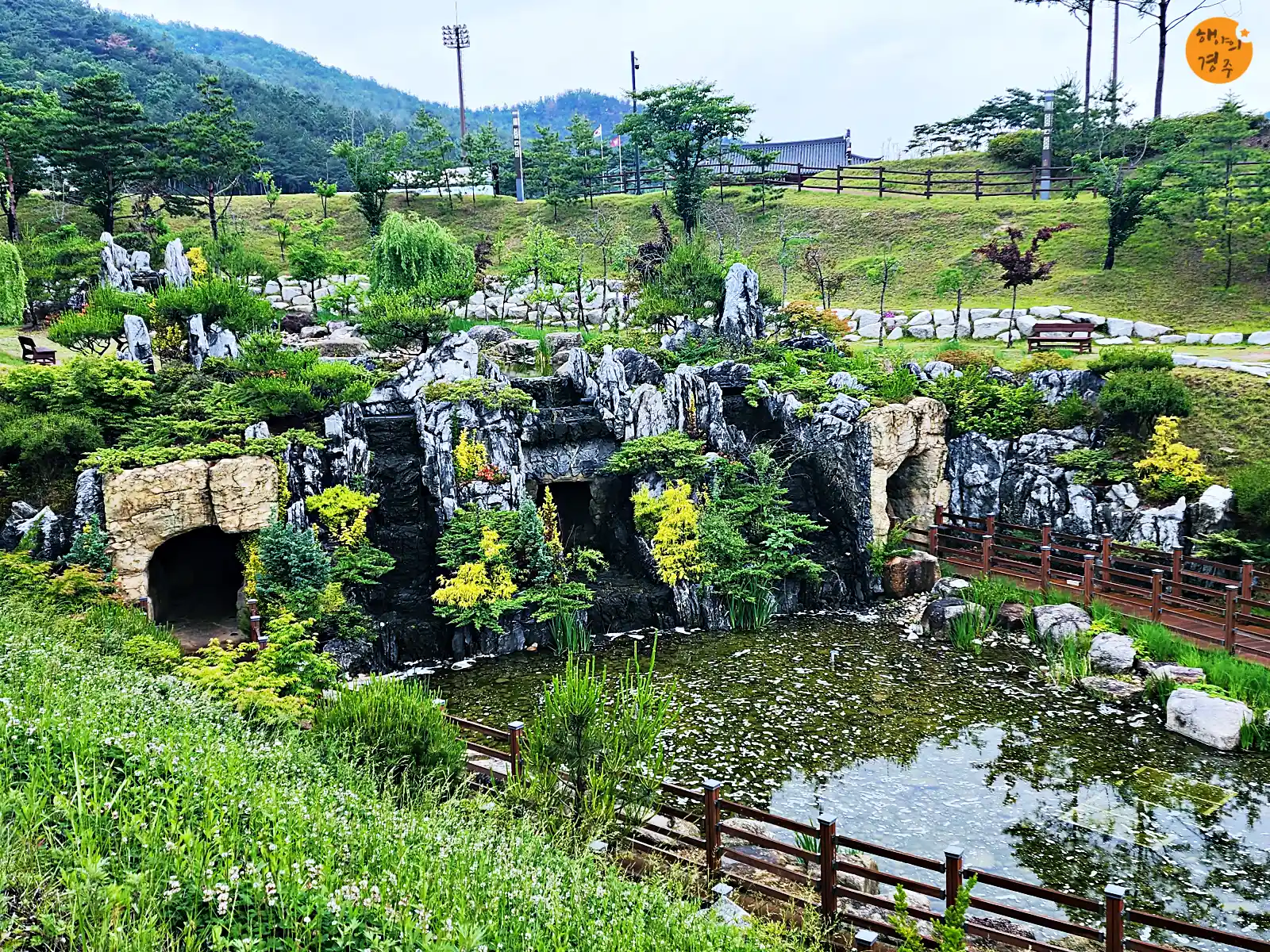 화랑마을-수의지폭포-포토존