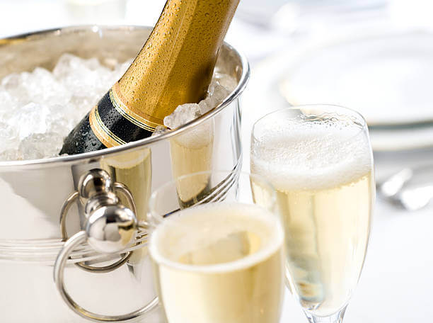 간장치킨 &amp; 까바 브뤼 나뛰르(Cava Brut Nature) 페어링｜바삭한 단짠의 무게를 들어올리는 청량한 기포