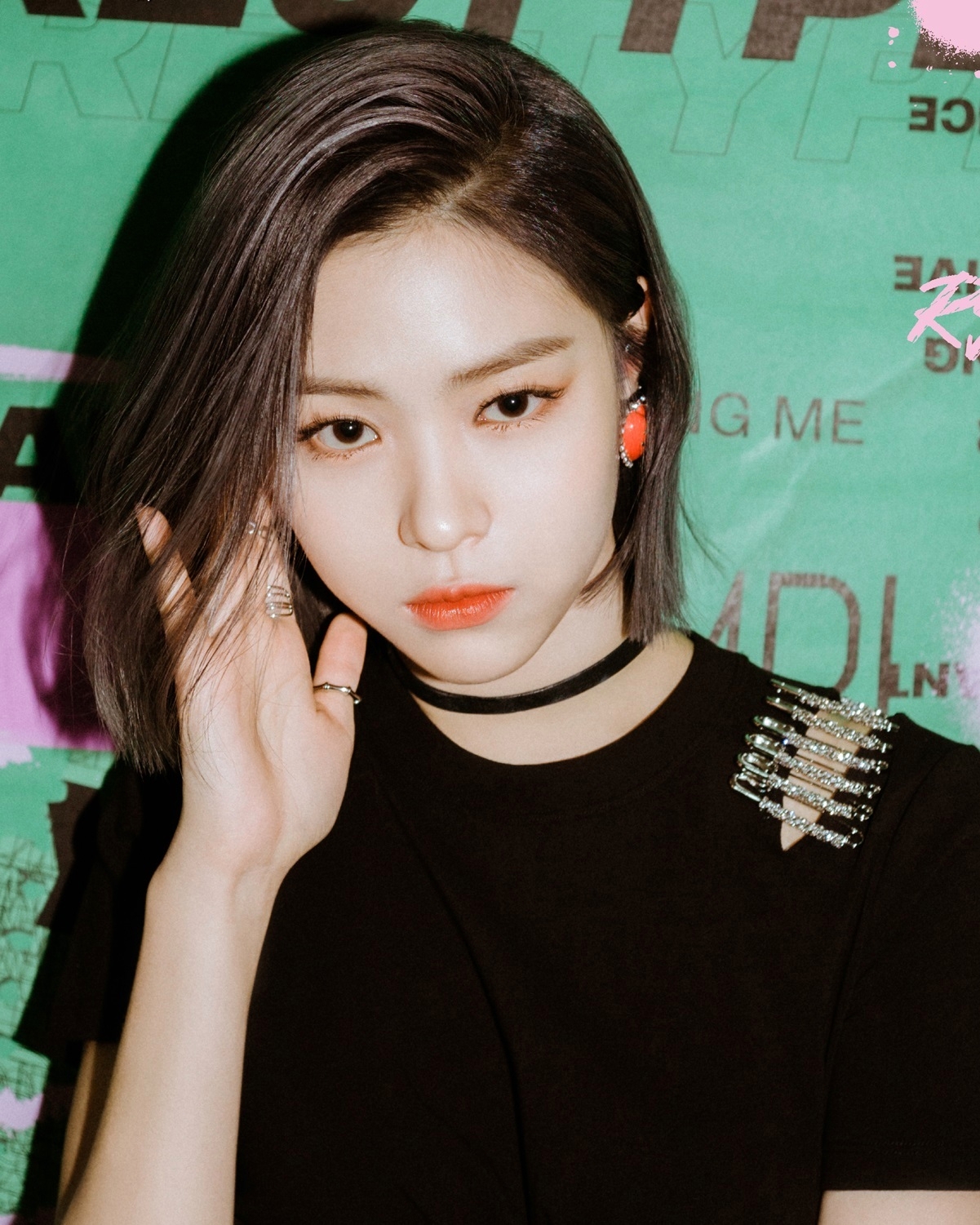 류진 ITZY 잇지 나이 프로필 키 인스타 화보 본명 과거 레전드 단발 실물 안다르 레깅스