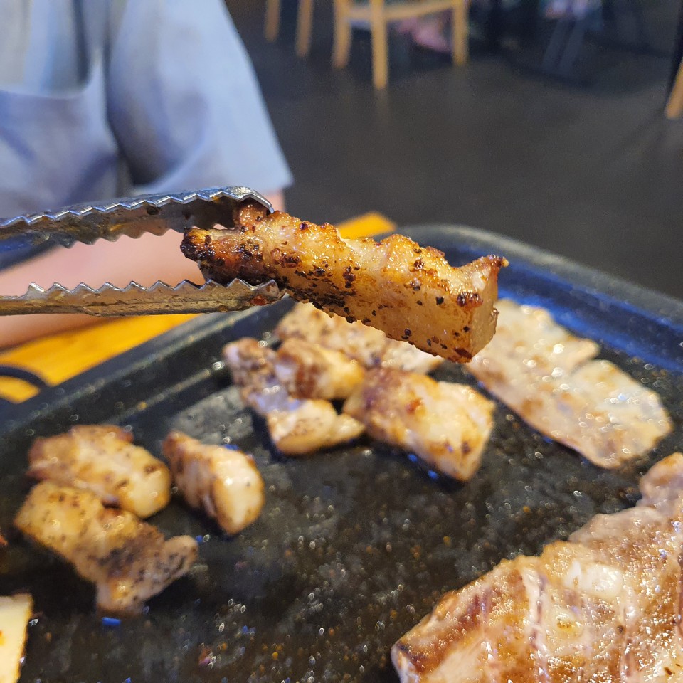  인하대 후문 맛집/삼겹살 맛집: 고기앞으로