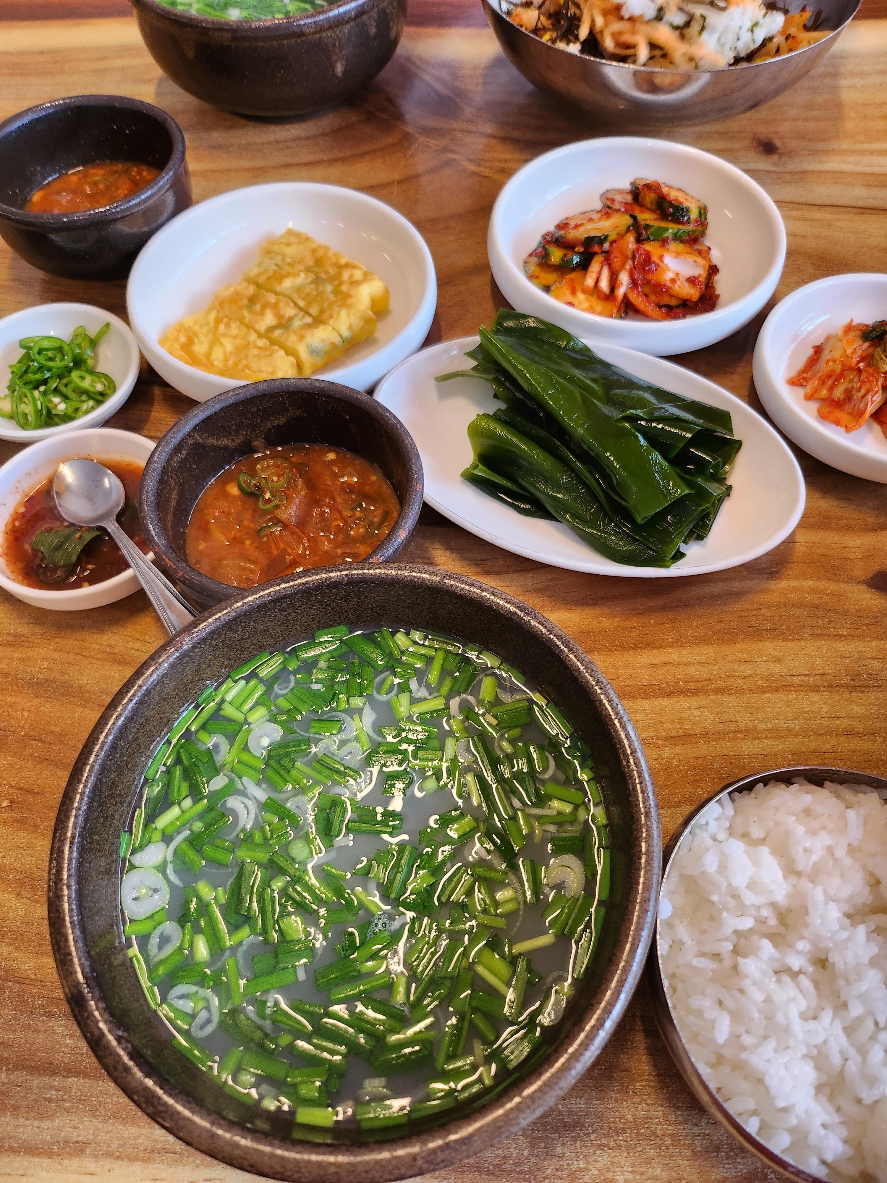  광안리 할매재첩국 내돈내산 맛집로컬들 필수코스방문