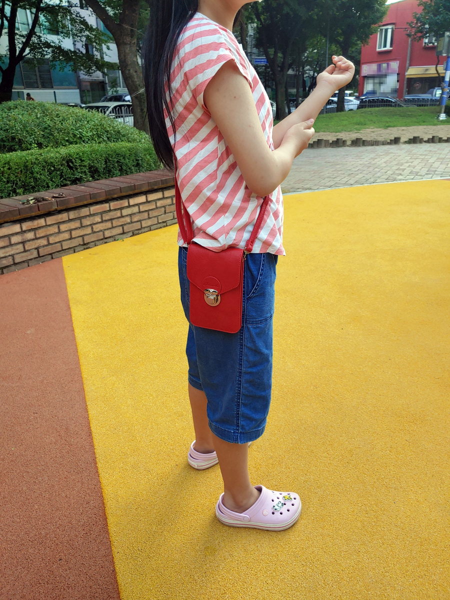 폰 수납과 터치를 편리하게 폰백 샤몬드 멀티백으로 19