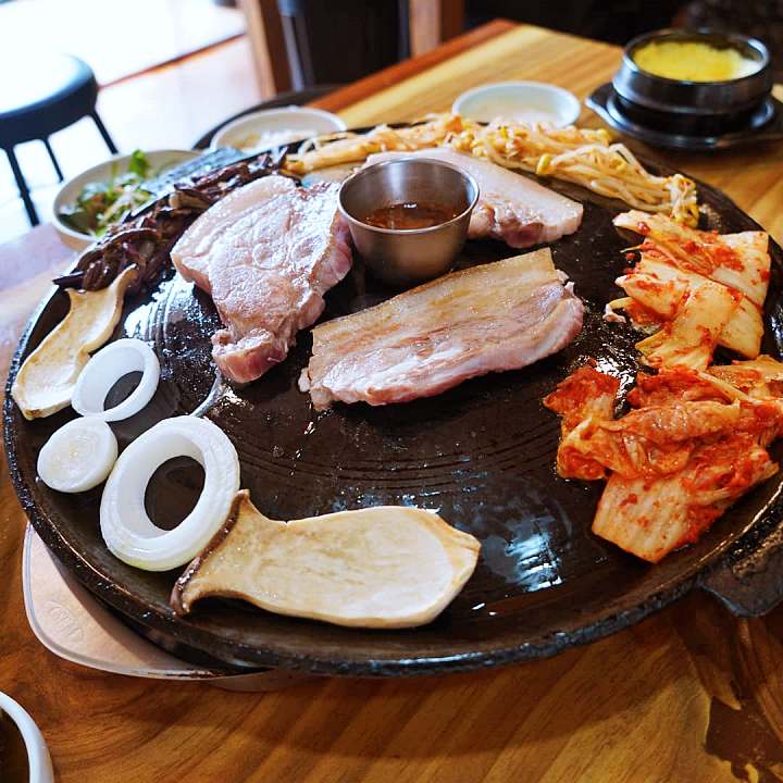 전참시 전지적참견시점 이영자 흑돼지 뼈삼겹 돼지고기 전현무 맛있는 파김치 맛있는 절벽뷰 고깃집 제주 맛집 위치 메뉴 가격 정보