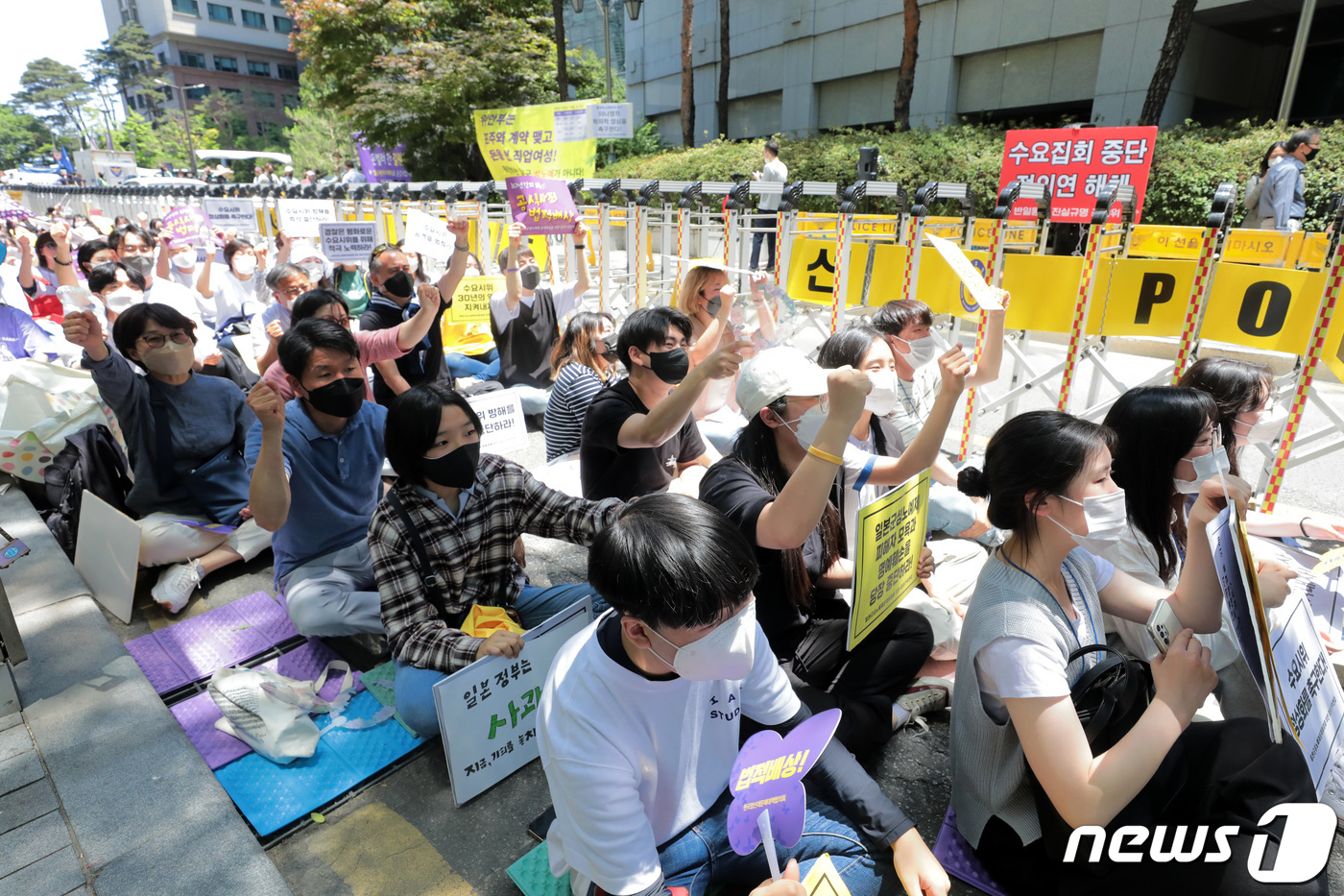  "고막 나가겠다, 입에도 못 담을 말"..'소음·욕설'로 얼룩진 시위 언제까지