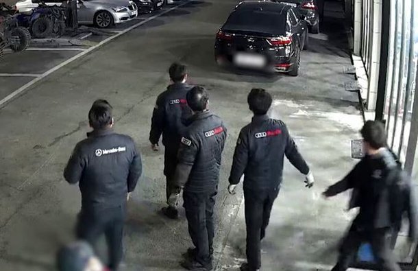  인천 영종도, 살려달라는 외침에 카센터 직원들 도움으로 취객 제압