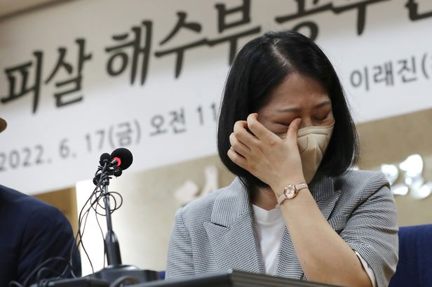  피살 공무원 동료 방수복 그대로 있었다 이준석 월북공작 사건 유족 당시 누군가의 지시에 의해 월북 프레임을 만들려고 조작된 수사를 한 것 문정권의 국정농단 더불어민주당 거짓평화