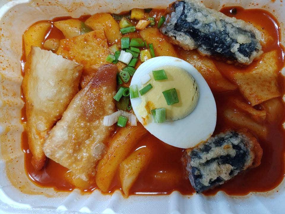  코로나19때문에 점심을 사무실에서만 먹네요.