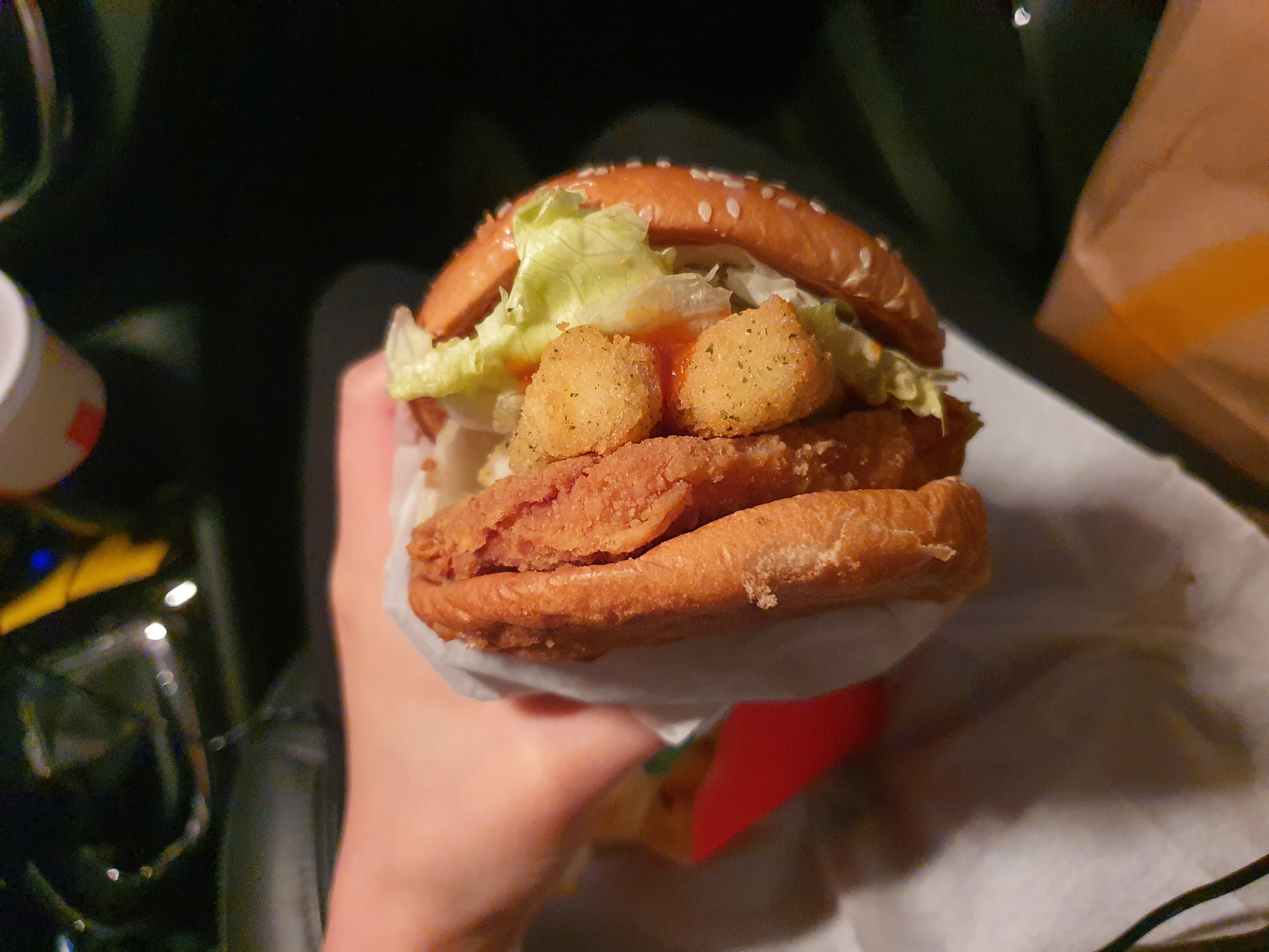  짭짤 매콤 바삭- 맥도날드 맥치킨 모짜렐라 가격과 칼로리 깔끔하게 정리