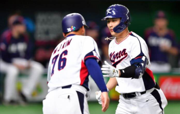 WBC 체코-김하성이 솔로 홈런을 날렸다.