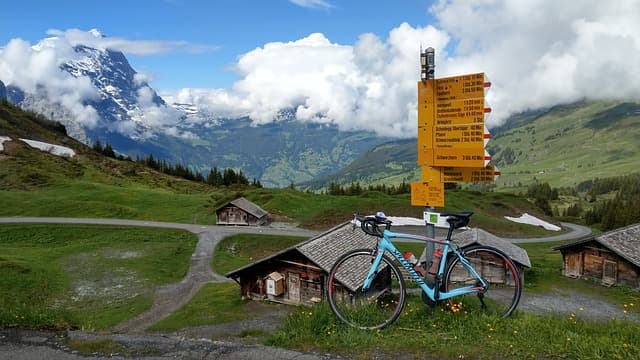 캠핑과 자전거를 함께! ‘바이크패킹’(Bikepacking) 가이드