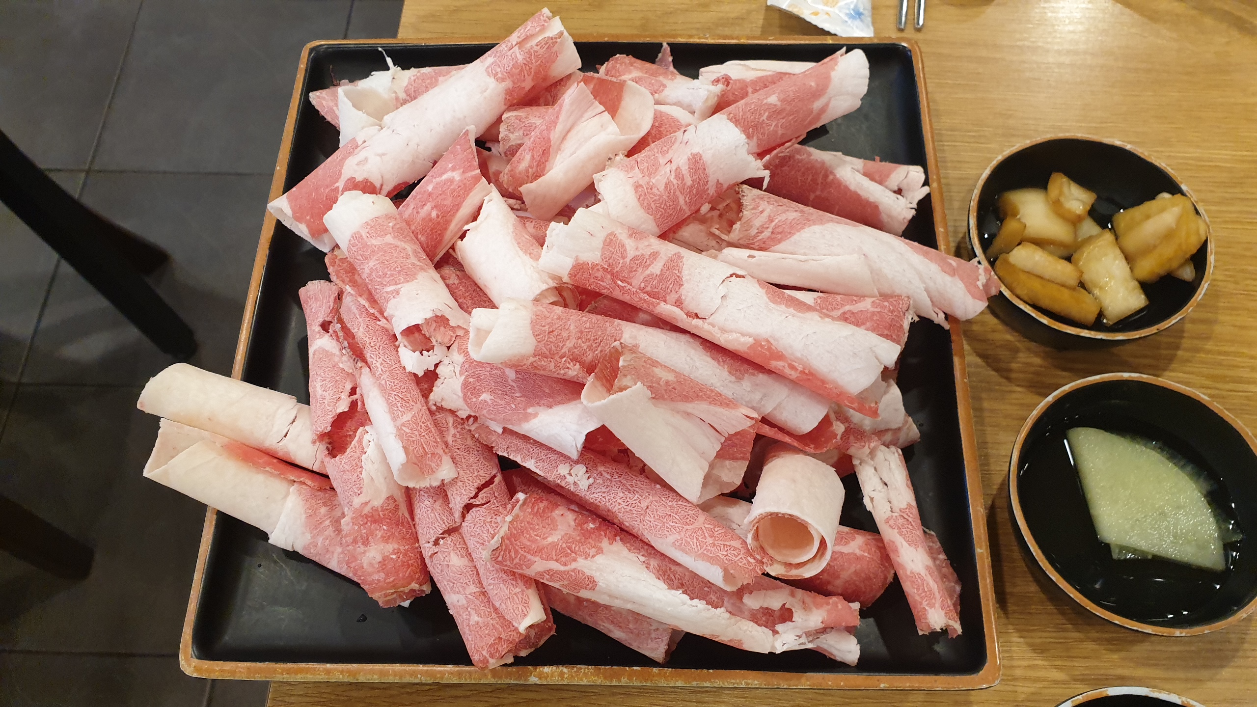  고기도 고기지만, 쫄면이 더욱 맛있는 차돌박이 전문 이차돌