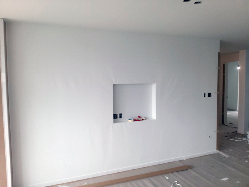 거실 벽면에 매입 박스를 시공한 무몰딩 인테리어 용인시 아파트 거실 리모델링 - 15