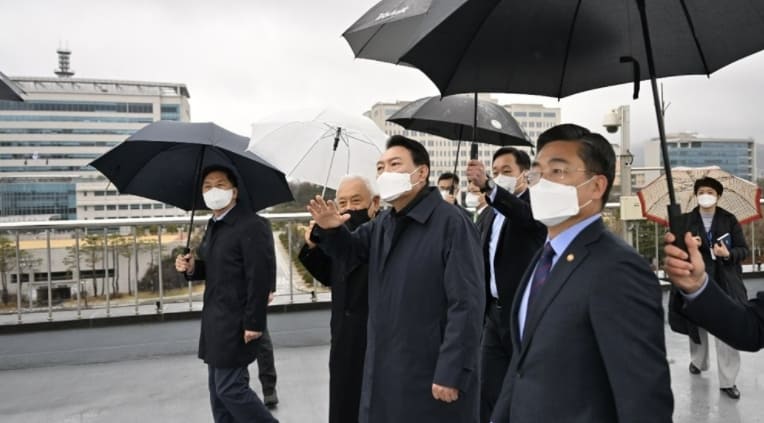  청와대 용산 이전 확정?...문보단 낫네!..."미 대사관도 용산으로 이전  중"