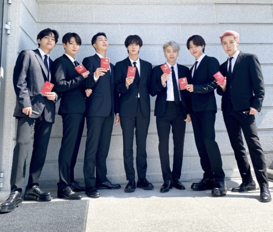 데이트 가수 나오는 꿈 연예인관련 꿈해몽 연예인 꿈해몽:) 연예인 나오는꿈 악수 1