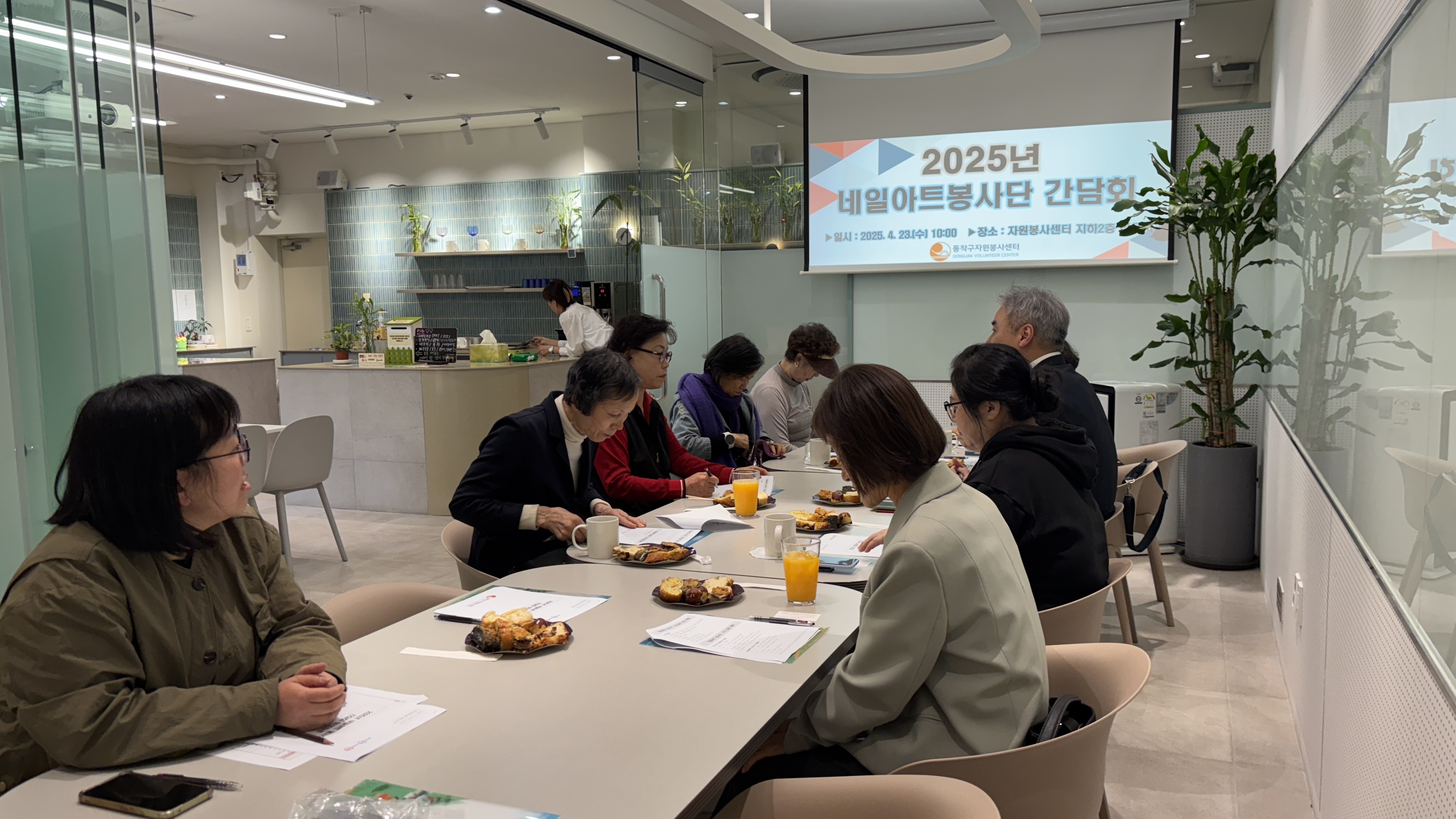 금빛네일 이미지