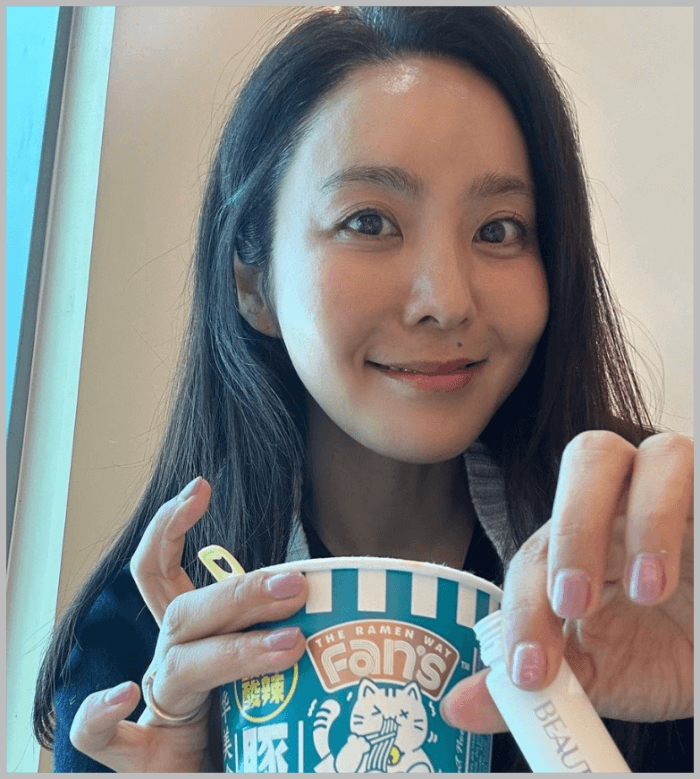 박지윤 아나운서 웃는 모습