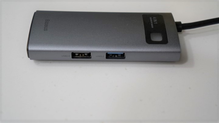 Baseus Docking Statioc 4 IN 1 - USB 커넥터 사진