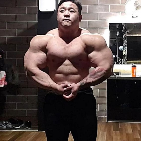  좋아하는 향, 생리 냄새 미침.. 발언 논란, 보디빌더 출신 헬스 유튜버 박승현, 유튜브 인스타그램 주소 parksh2666, 약투 운동.