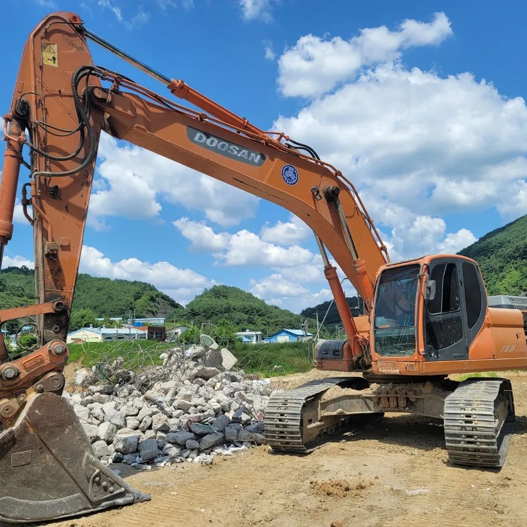  굴삭기 두산 DOOSAN Dx300LC 모델 2008년식 4700만원 판매합니다