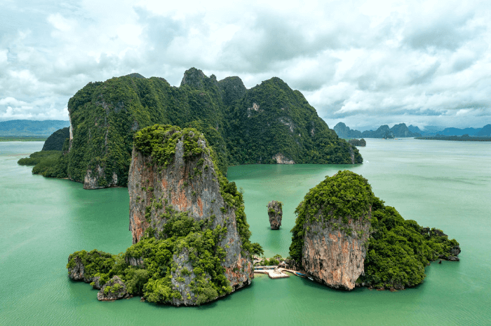 팽 나 베이 Phang Nga Bay (source: fanclubthailand.co.uk/)