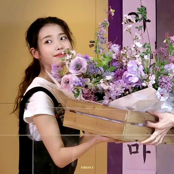  라디오 방송에서 아이유 미모