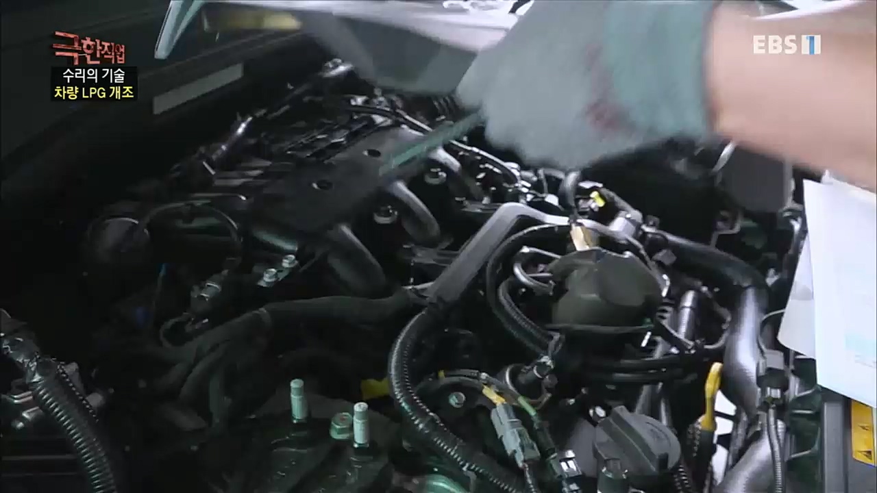 TV - 교육의 중심 EBS수리의 기술 - 선박 수리와 차량 LPG 개조.mp4_20230103_202848.587.jpg