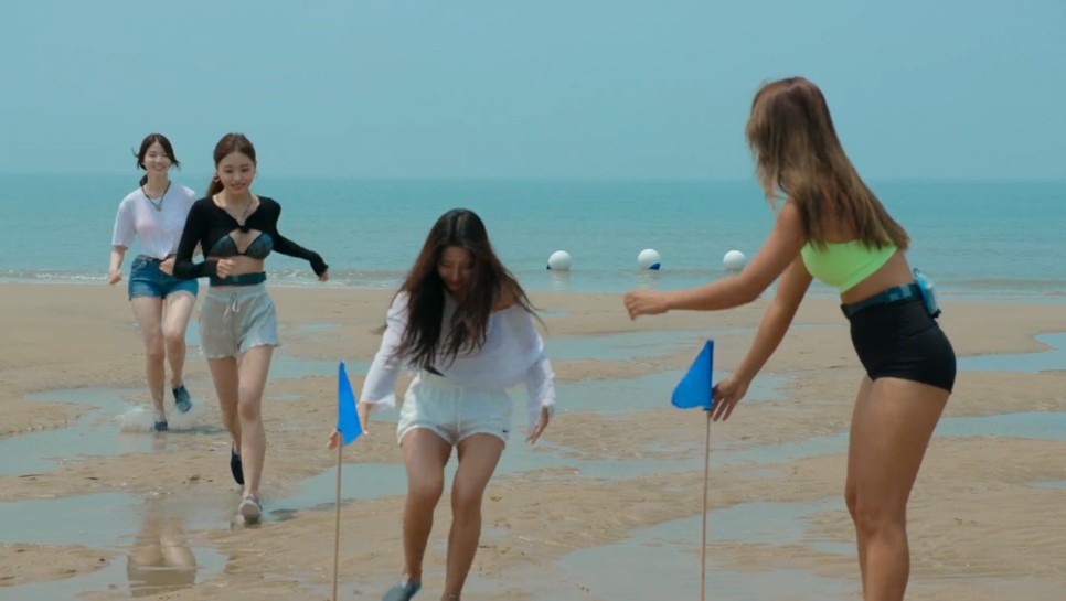 수영복 브랜드 선지아 비키니 패션 세가지 솔로 지옥 프리지아 가슴선이 예쁜
