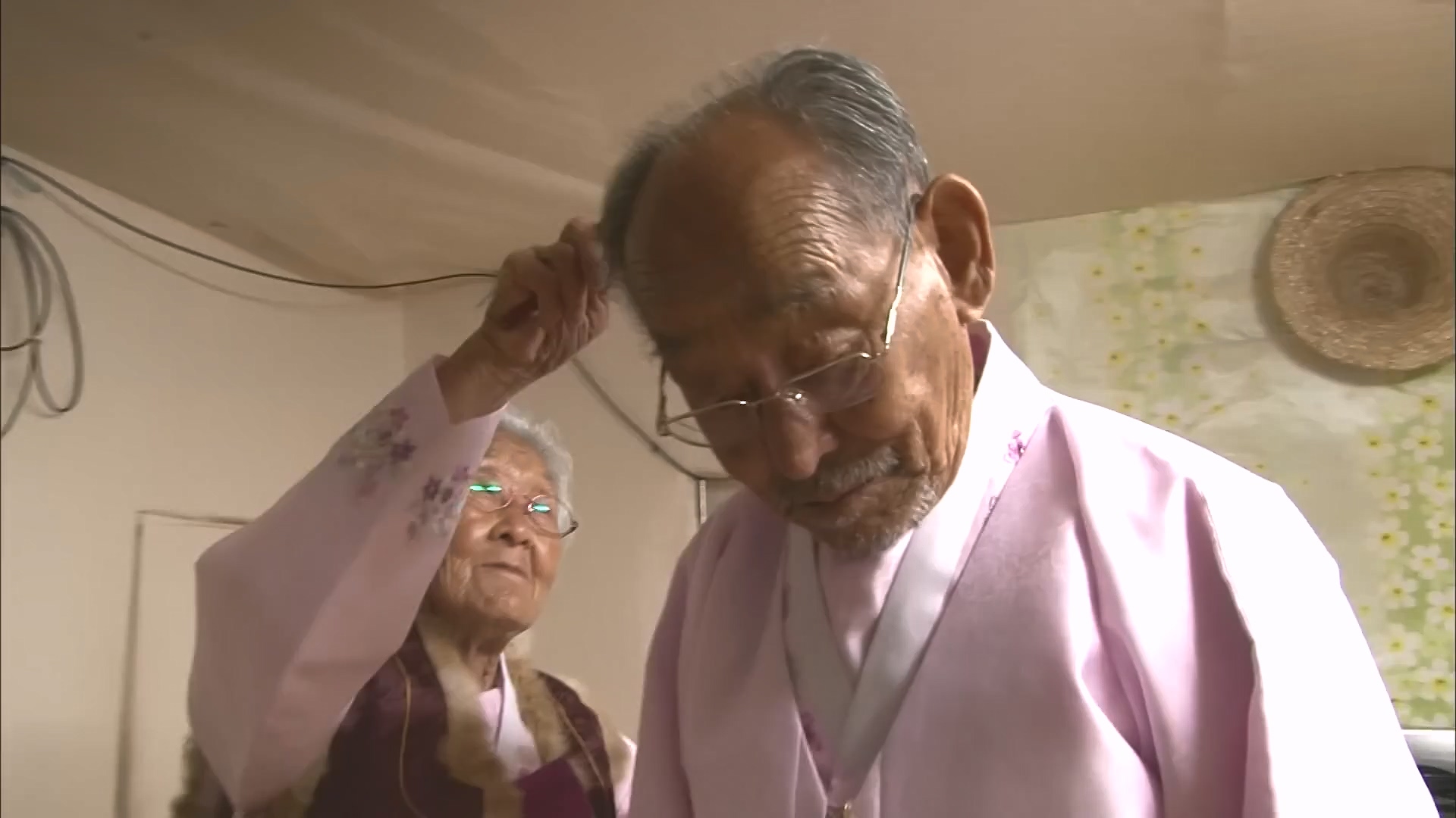 [인간극장 다시보기] 다시 태어나도 서로밖에 없다 하시는 백발의 황혼 부부, 따뜻하고 싱그러운 신혼일기 제2막이 시작된다 KBS 방송.mp4_20240415_133451.280.jpg