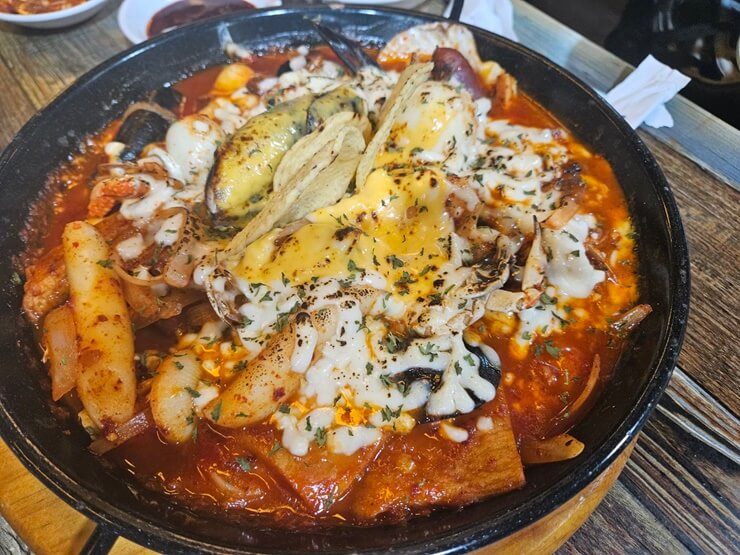 만선호프&#44; 치즈해물떡볶이