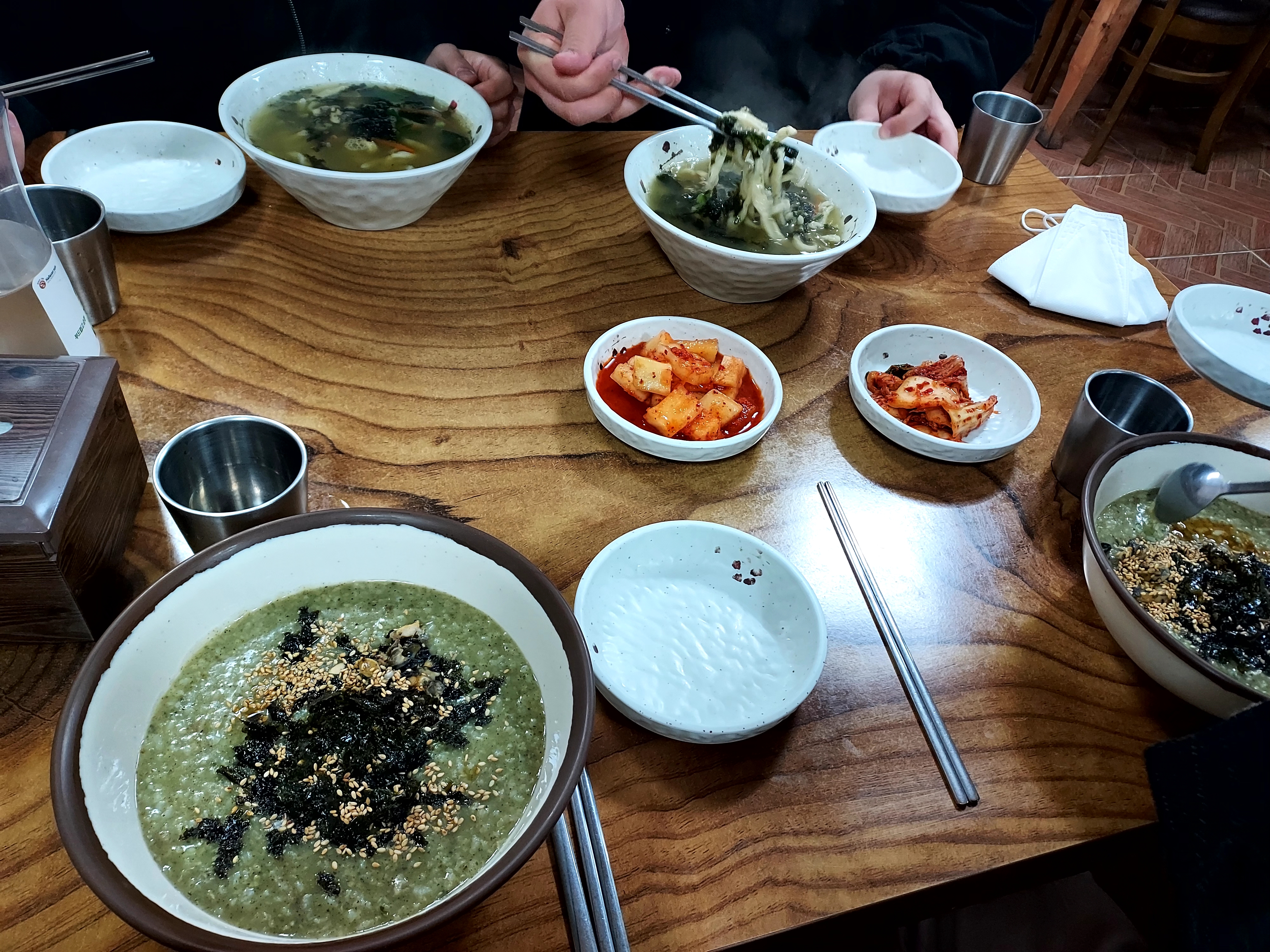  고궁보말손칼국수, 제주 성산 - 우도가기전에 아침식사가능한 가성비 식당