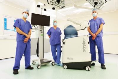 인간 또는 로봇 수술이 더 나은지 아는 실험(ft. 로봇 고관절 외과의) Warwick study to trial robot hip surgeons