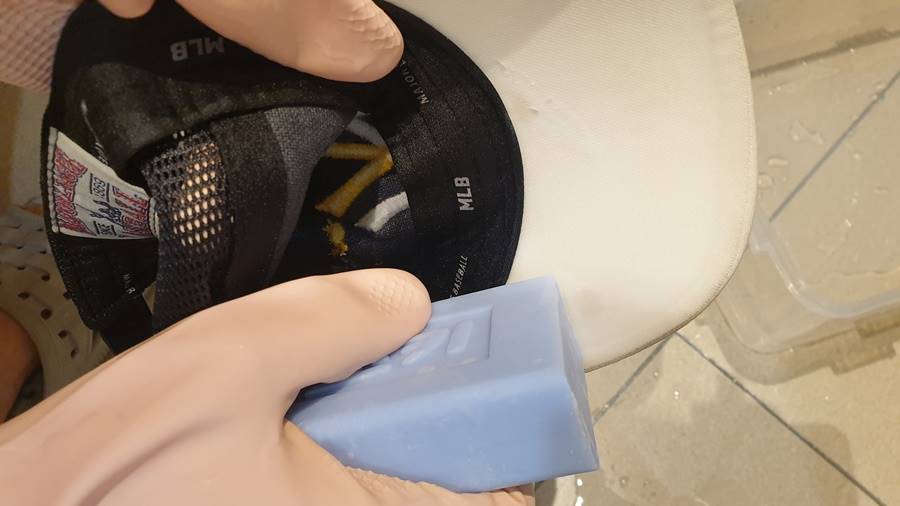 캡모자 비누로 세탁하는 방법