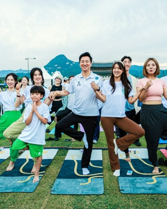 도심 속 힐링 시간&amp;#44; 광화문 달빛 요가 체험기