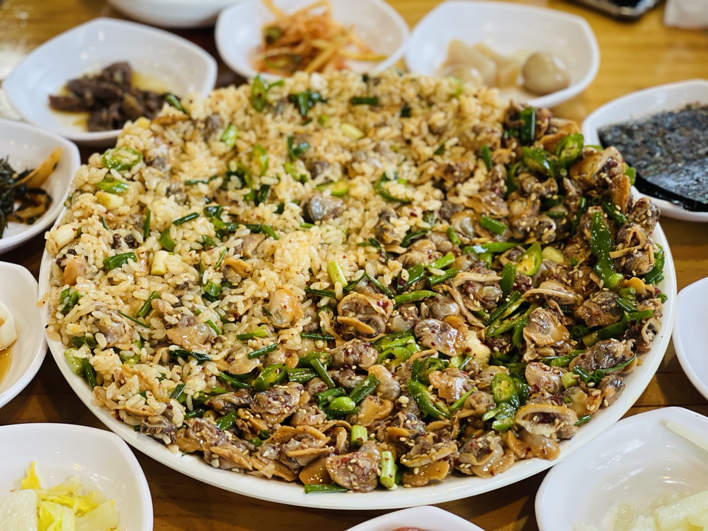  강릉 엄지네 포장마차 본점 '꼬막무침비빔밥'