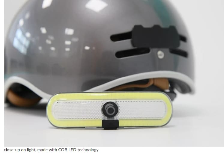 브레이크 밟으면 불 들어오는 자전거 스마트 헬멧 라이트VIDEO: Overade&#39;s smart helmet light detects braking intention to ensure bike safety