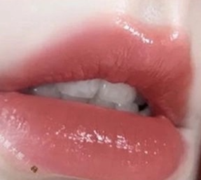 맥 러스터 글래스 허그미 입술 발색