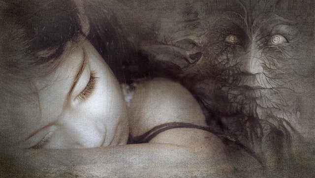  꿈에서 본 다리와 발은 인생의 기반이나 재산, 행동력 등을 의미
