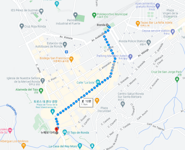 론다역에서 누에보 다리로 이동하는 경로가 표시된 구글 지도