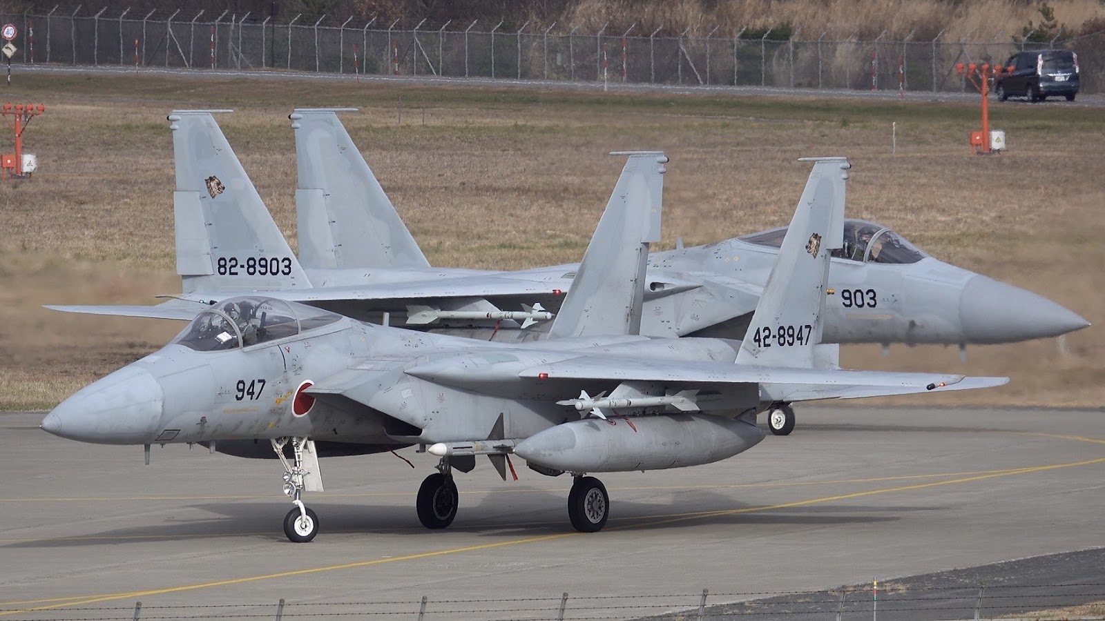 Misawa 공군 기지에 있는 F-15J 전투기의 모습