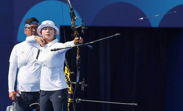 김우진 임시현