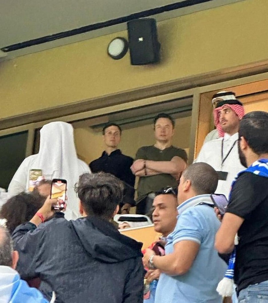 머스크는 축구광?...쿠슈너와 월드컵 결승전 관람 모습 포착 VIDEO:Jared Kushner&#44; Elon Musk spotted together at World Cup final in Qatar