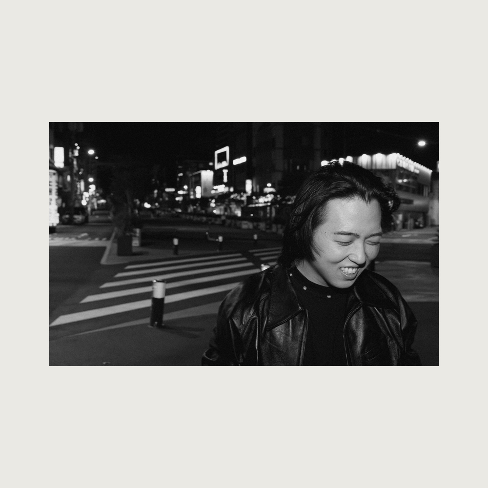  릴러말즈 (Leellamarz) - 거리에서 (Feat. ASH ISLAND) (가사/듣기)