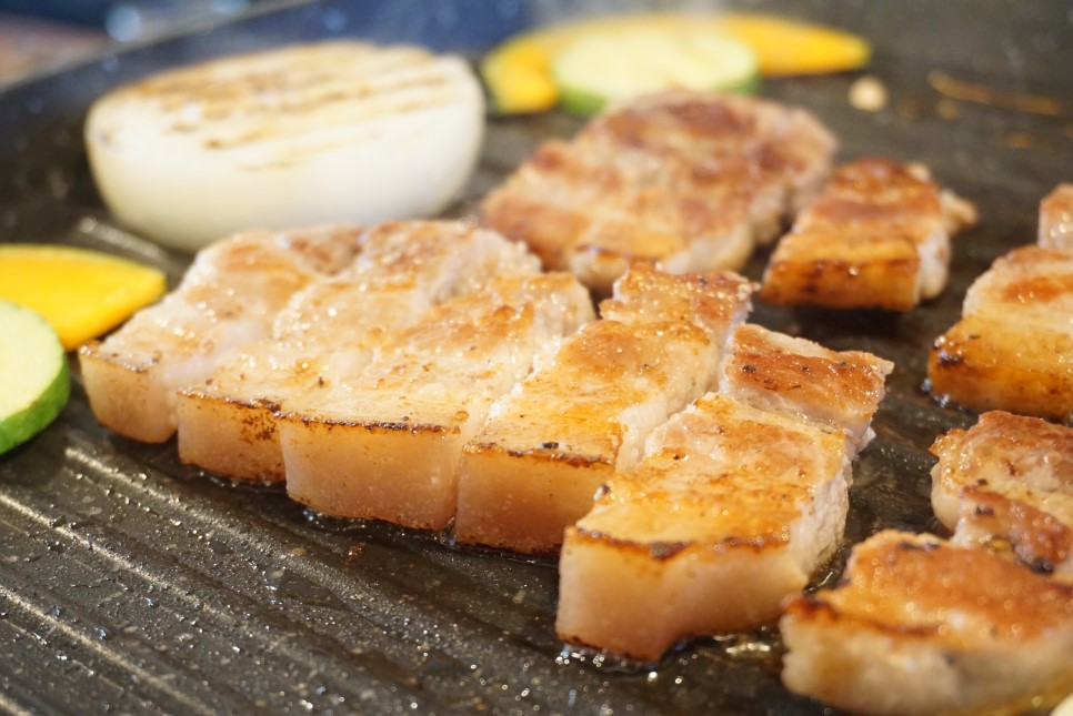 합정 고깃집 미삼 삽겹살 합정역 맛집 영업시간 테이블