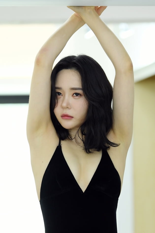  매혹적 분위기의 모델 김은정