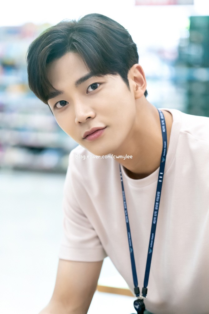 드라마 내일의 줄거리 배우 로운키 인스타 김희선 집의 위치 남편 박주영 나이 직업학력 프로필 혼혈 14