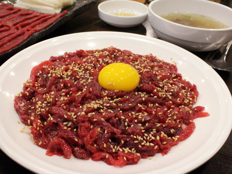  생방송 투데이 역전의 명샷 소고기 육회 탕탕이 비빔밥 맛집 종로구 동대문역 광장시장