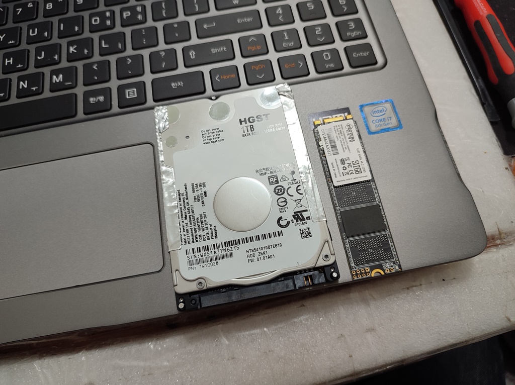 불량난 하드디스크와 SSD