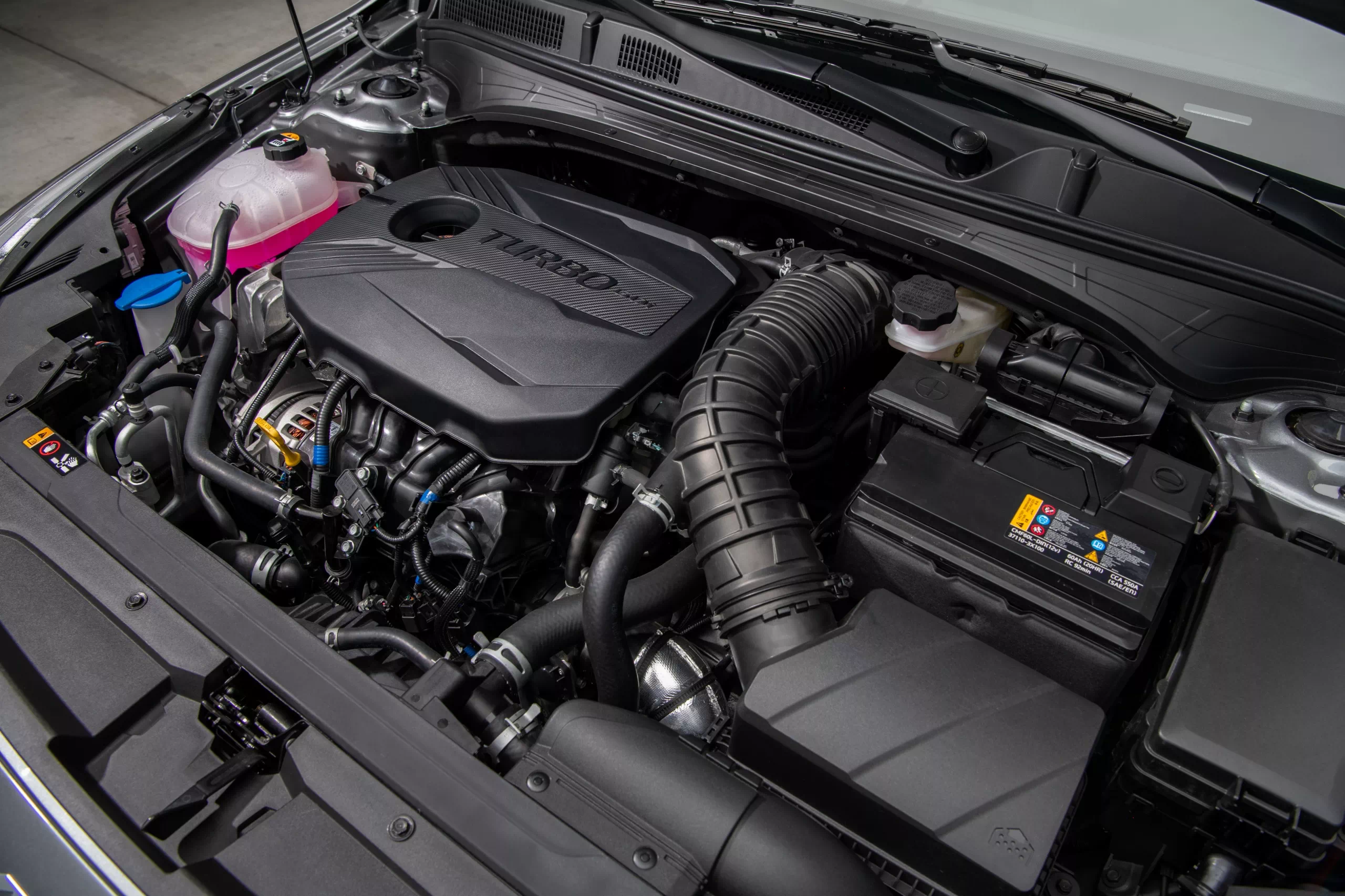 2022 포르테 GT에 적용되는 1.6 가솔린 터보 엔진입니다.